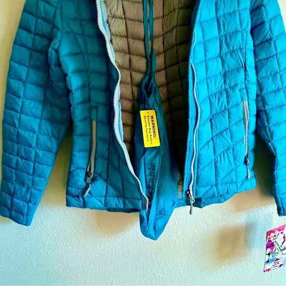 Reebok girls Glacier Shield Hooded Puffer Coat jacket NWT - Picture 6 of 8